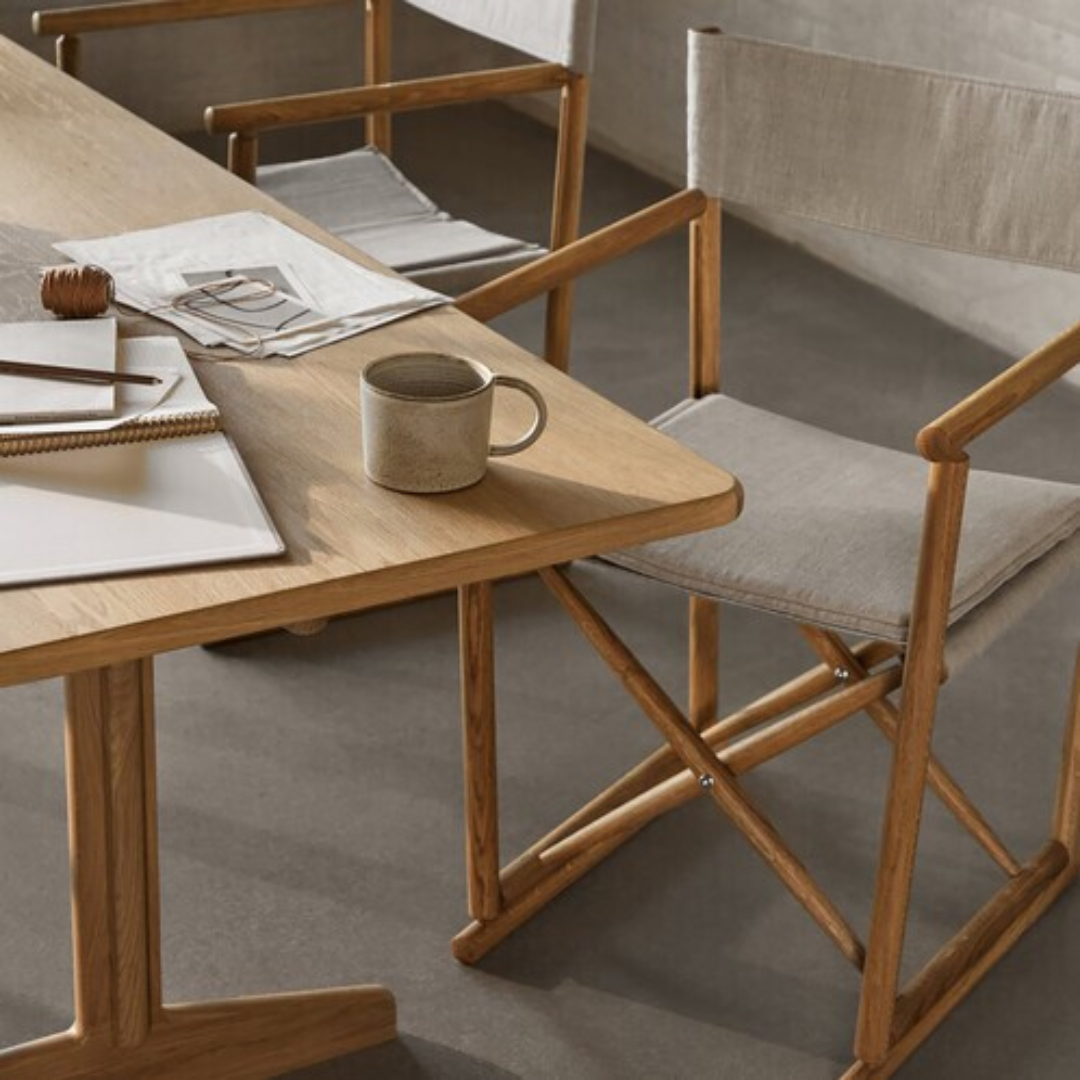 J138 Folding chair